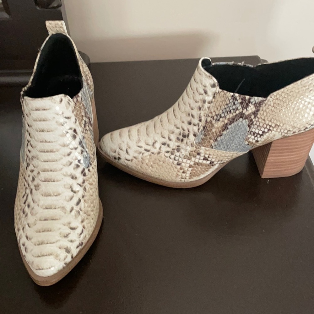 Report ankle boots